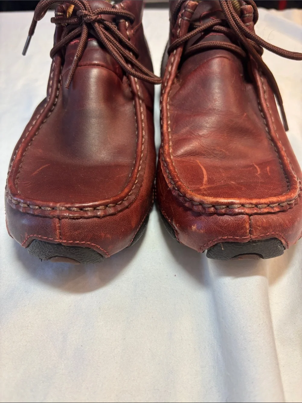 Twisted X Men’s Chukka Driving Mocs, Burgundy Leather finish, size 7.